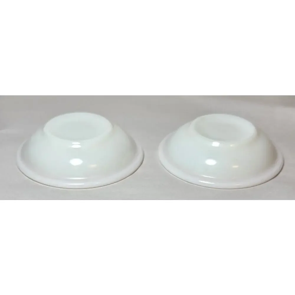 Vtg Pyrex (Corning) Red Laurel Leaf Vitrified Milk Glass 706 Fruit/Saucer Bowl